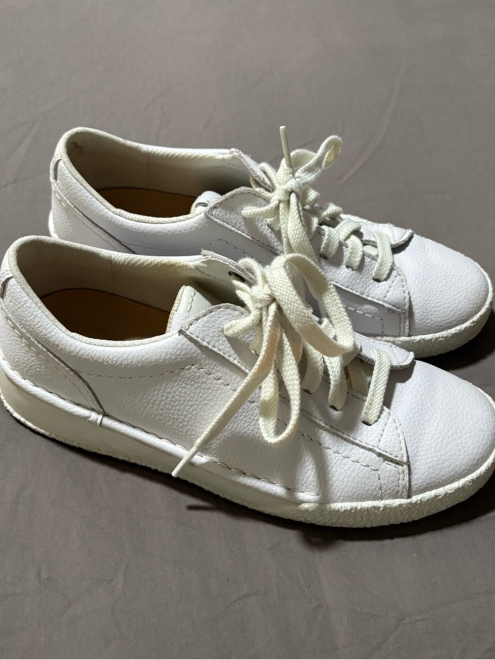 Clarks Women's White Leather Lace-Up Sneakers